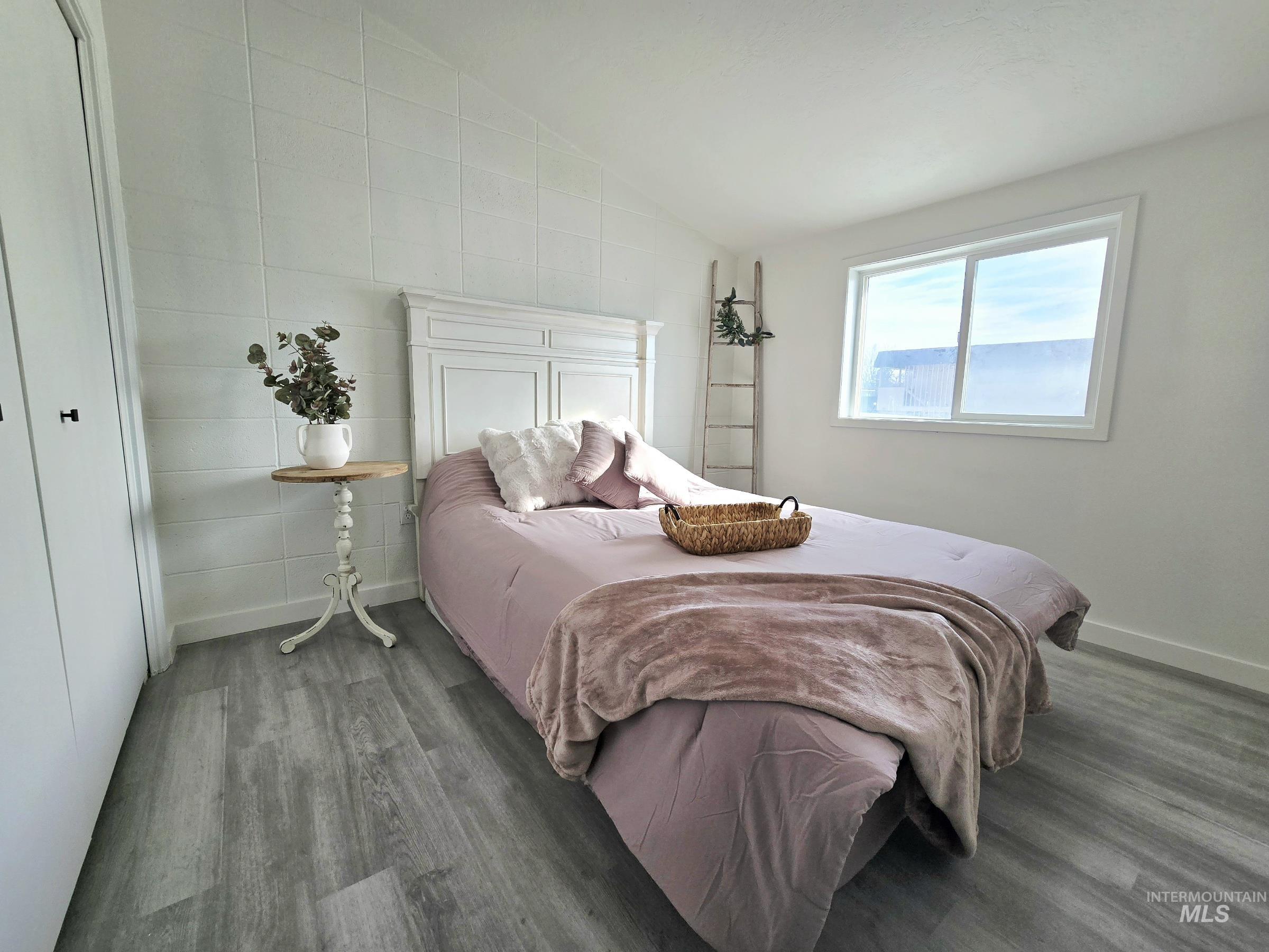 728 NW 8th St, Meridian, Idaho 83642, 2 Bedrooms, 1 Bathroom, Residential For Sale, Price $299,900, 98977467