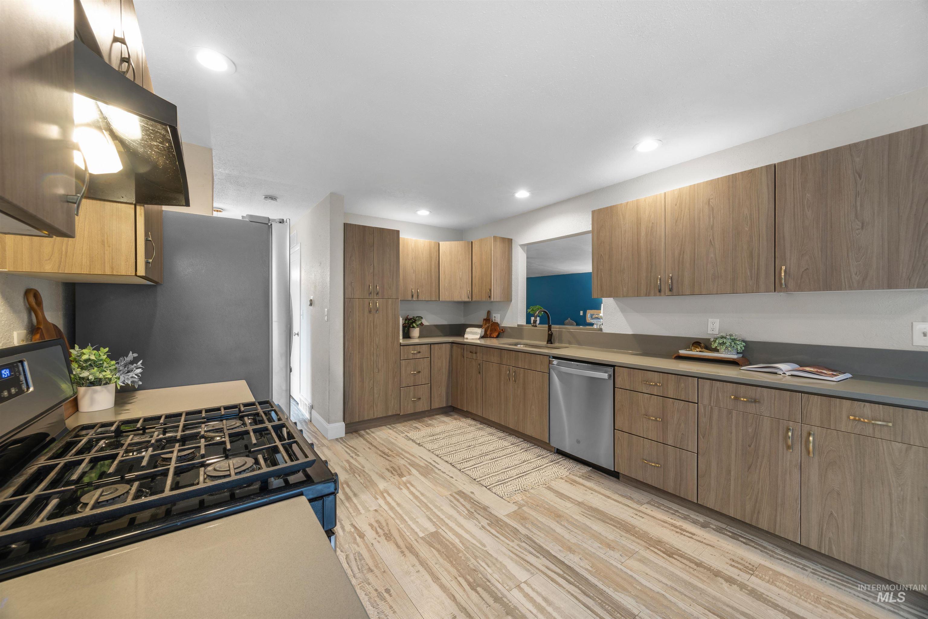 916 E McKinley Street, Boise, Idaho 83712, 5 Bedrooms, 2 Bathrooms, Residential For Sale, Price $779,900, 98977468