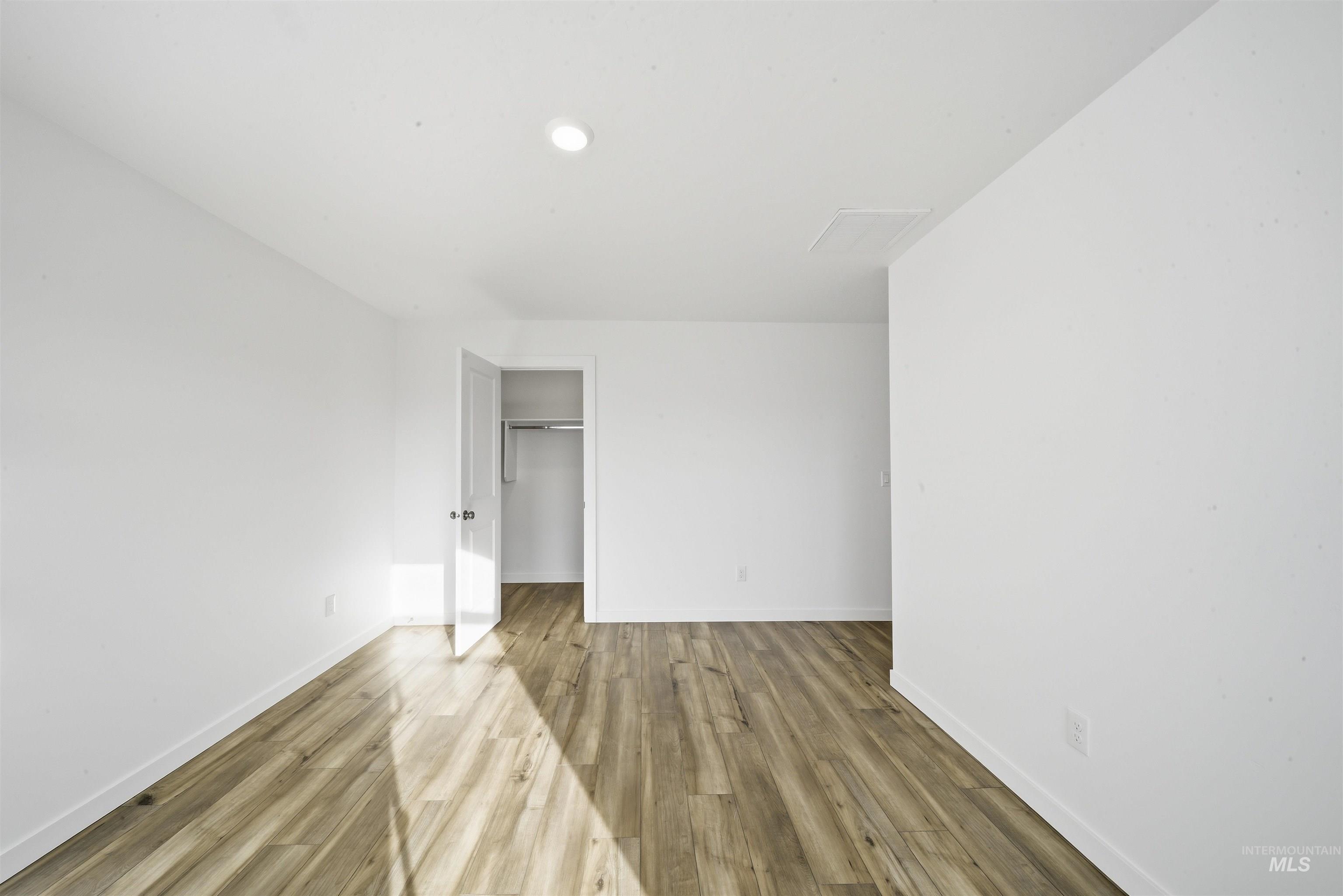 18423 N Sparkleberry Ave, Nampa, Idaho 83687, 3 Bedrooms, 2 Bathrooms, Residential For Sale, Price $385,000, 98977472