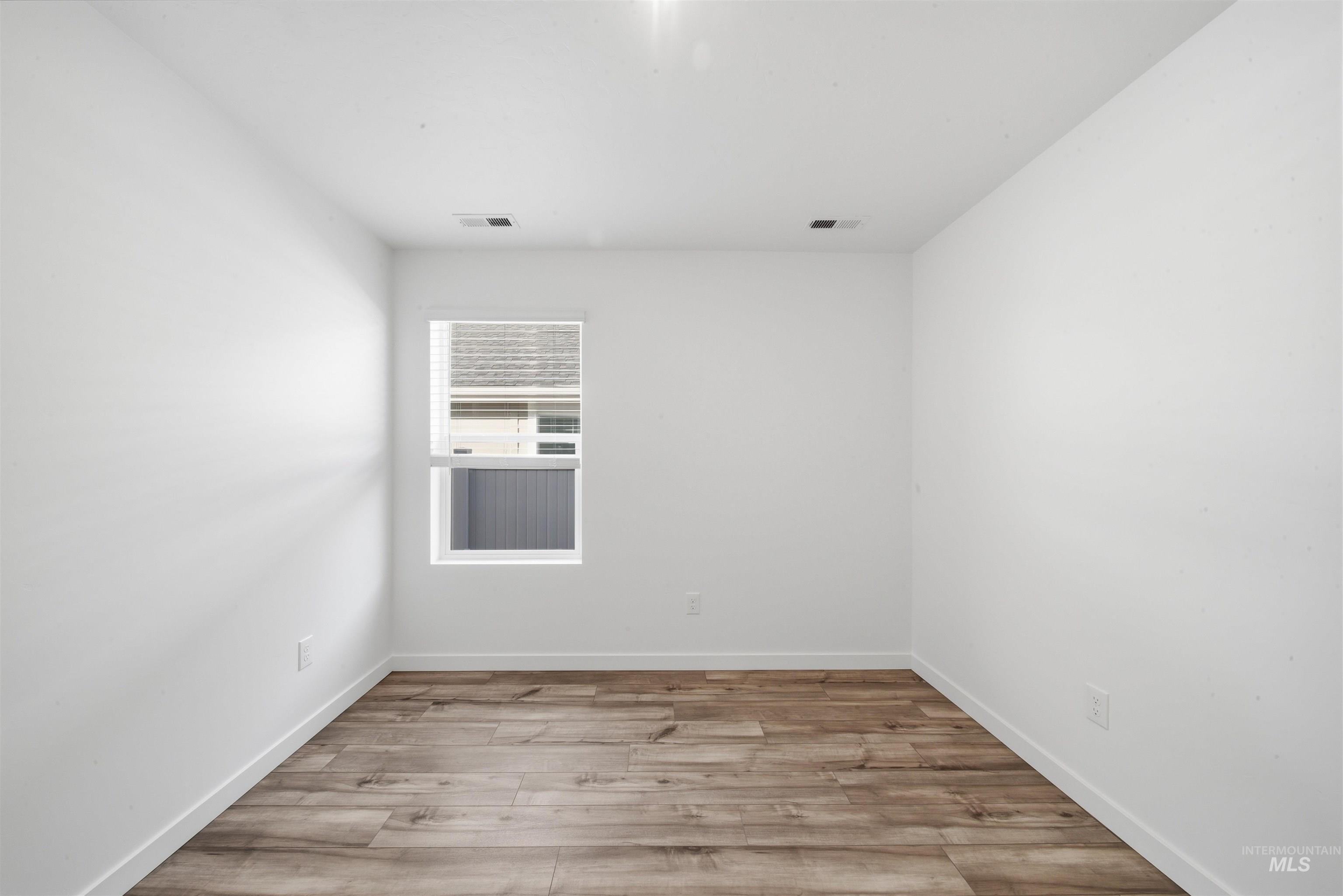 18423 N Sparkleberry Ave, Nampa, Idaho 83687, 3 Bedrooms, 2 Bathrooms, Residential For Sale, Price $385,000, 98977472