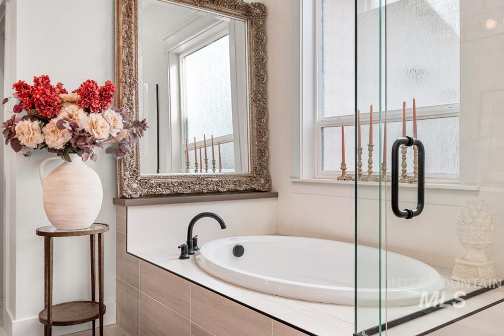 6981 N Maplestone Ave, Meridian, Idaho 83646, 6 Bedrooms, 4 Bathrooms, Residential For Sale, Price $1,195,000, 98977473