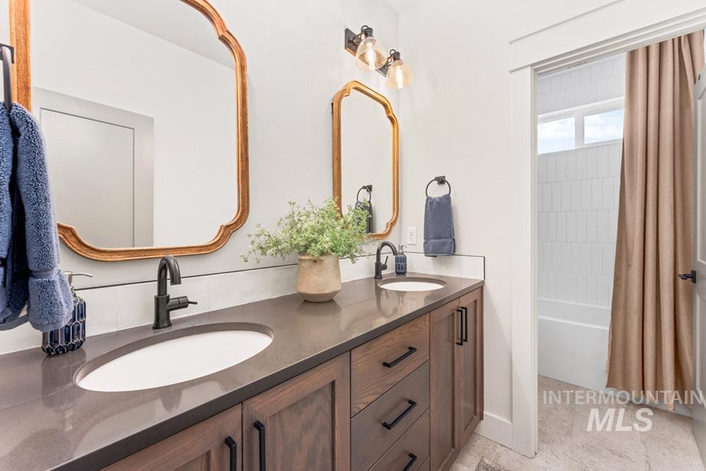 6981 N Maplestone Ave, Meridian, Idaho 83646, 6 Bedrooms, 4 Bathrooms, Residential For Sale, Price $1,195,000, 98977473