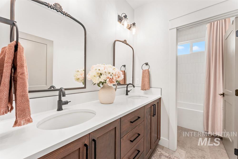 6981 N Maplestone Ave, Meridian, Idaho 83646, 6 Bedrooms, 4 Bathrooms, Residential For Sale, Price $1,195,000, 98977473