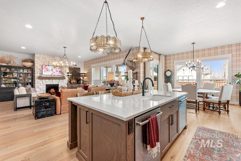 6981 N Maplestone Ave, Meridian, Idaho 83646, 6 Bedrooms, 4 Bathrooms, Residential For Sale, Price $1,195,000,MLS 98977473