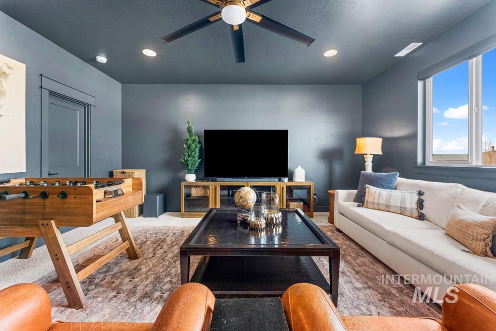 6981 N Maplestone Ave, Meridian, Idaho 83646, 6 Bedrooms, 4 Bathrooms, Residential For Sale, Price $1,195,000, 98977473