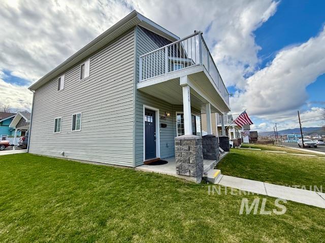 226 1St. Avenue, Lewiston, Idaho 83501, 3 Bedrooms, 2.5 Bathrooms, Residential For Sale, Price $425,000,MLS 98977475
