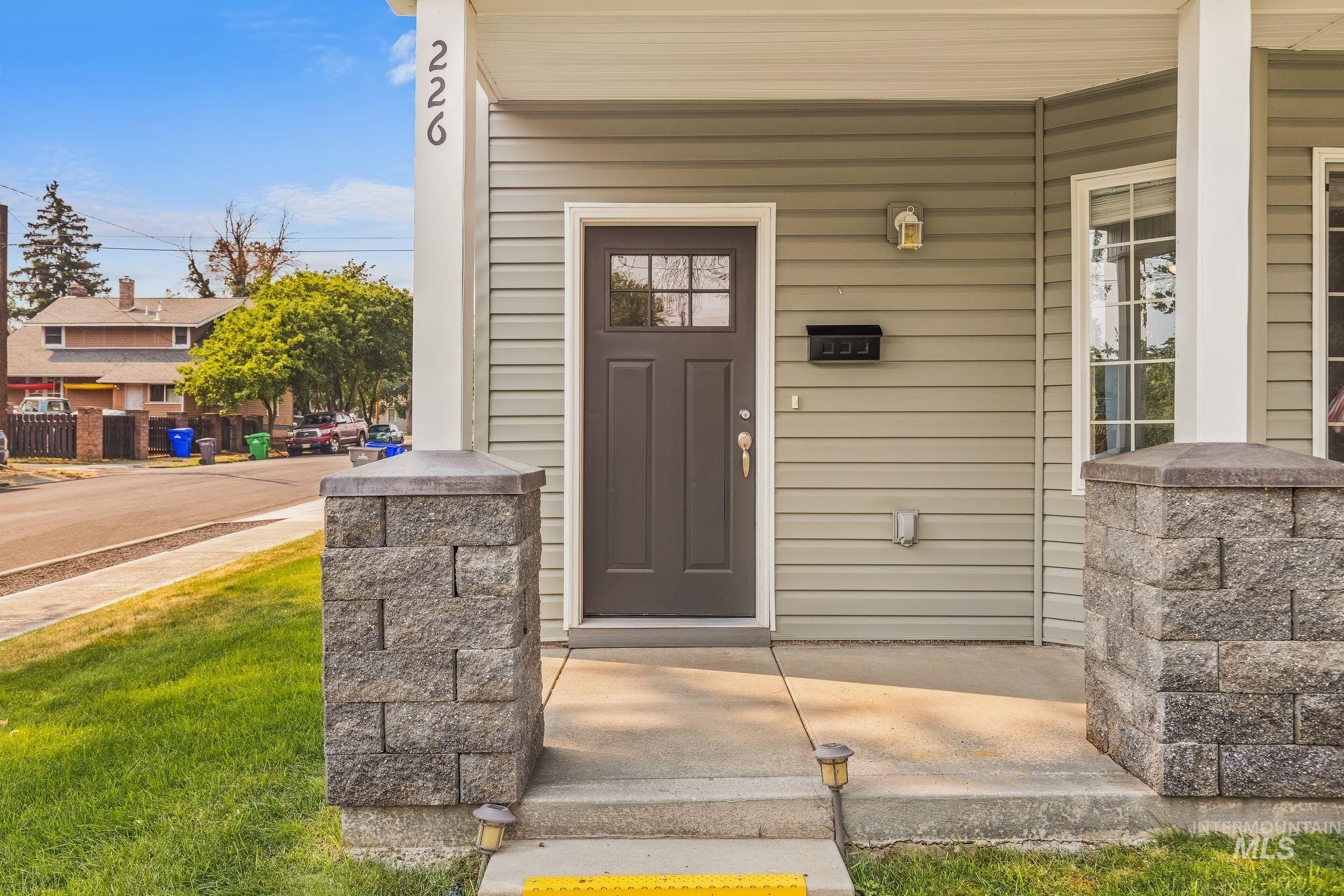 226 1St. Avenue, Lewiston, Idaho 83501, 3 Bedrooms, 2.5 Bathrooms, Residential For Sale, Price $399,000,MLS 98977475