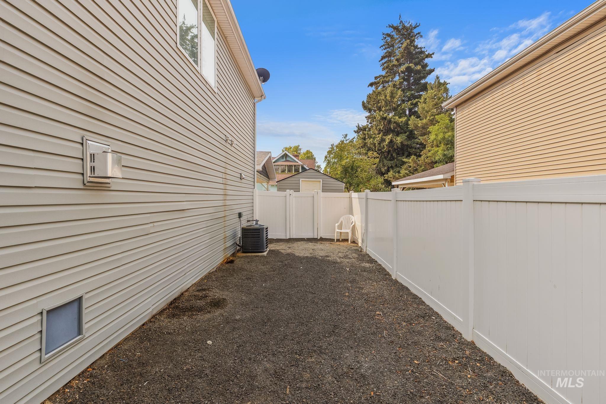 226 1St. Avenue, Lewiston, Idaho 83501, 3 Bedrooms, 2.5 Bathrooms, Residential For Sale, Price $399,000,MLS 98977475
