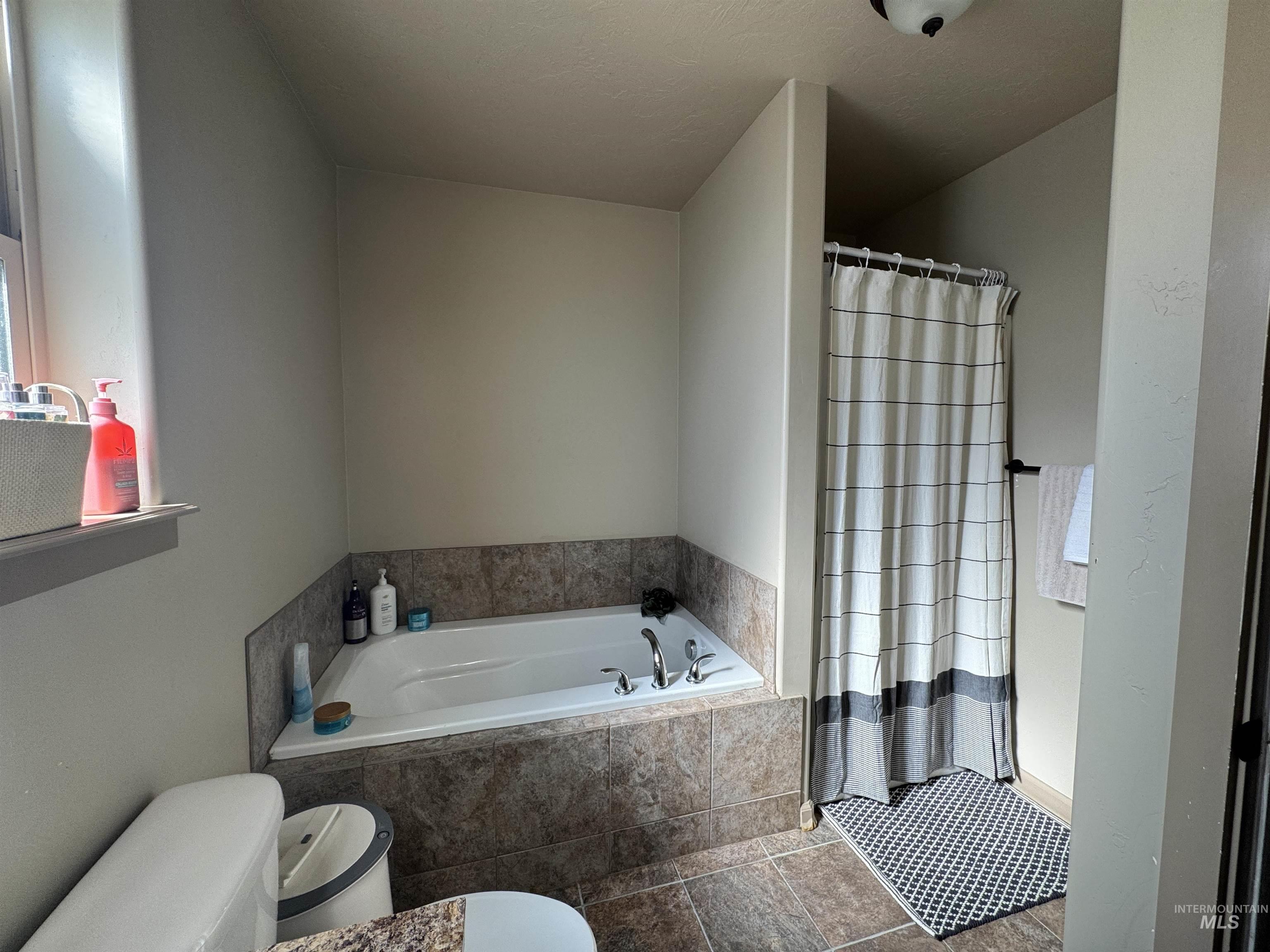 817 Owl Court, Jerome, Idaho 83338, 4 Bedrooms, 2 Bathrooms, Residential For Sale, Price $459,000, 98977476