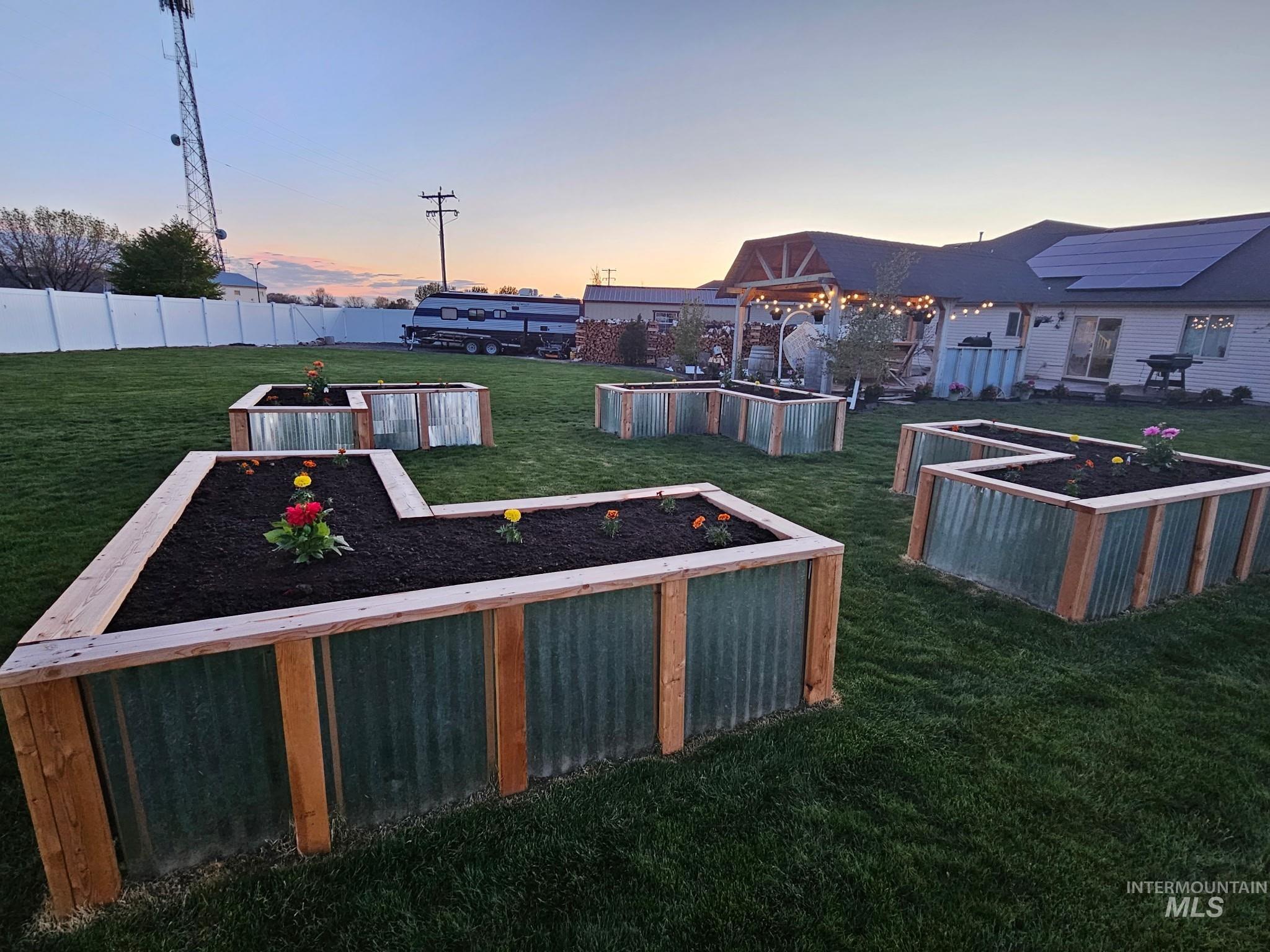 817 Owl Court, Jerome, Idaho 83338, 4 Bedrooms, 2 Bathrooms, Residential For Sale, Price $459,000,MLS 98977476