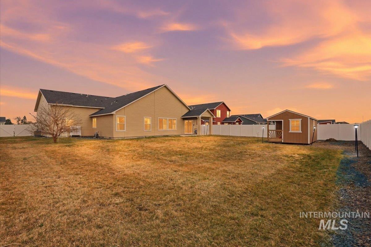 234 Maverick, Fruitland, Idaho 83619, 4 Bedrooms, 3 Bathrooms, Residential For Sale, Price $550,000, 98977479
