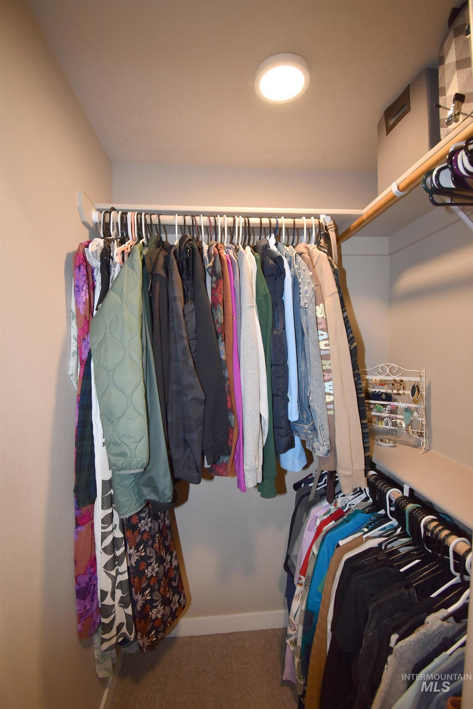 2428 Legacy Court, Clarkston, Washington 99403, 3 Bedrooms, 2 Bathrooms, Residential For Sale, Price $415,000, 98977484