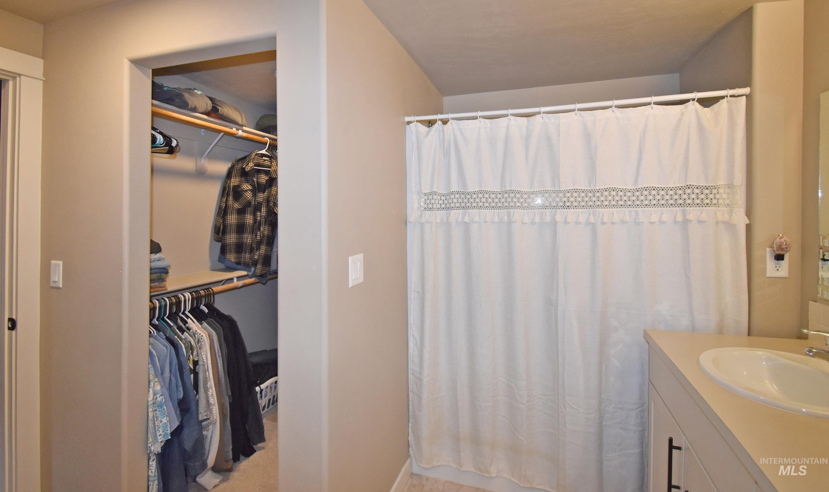 2428 Legacy Court, Clarkston, Washington 99403, 3 Bedrooms, 2 Bathrooms, Residential For Sale, Price $415,000, 98977484