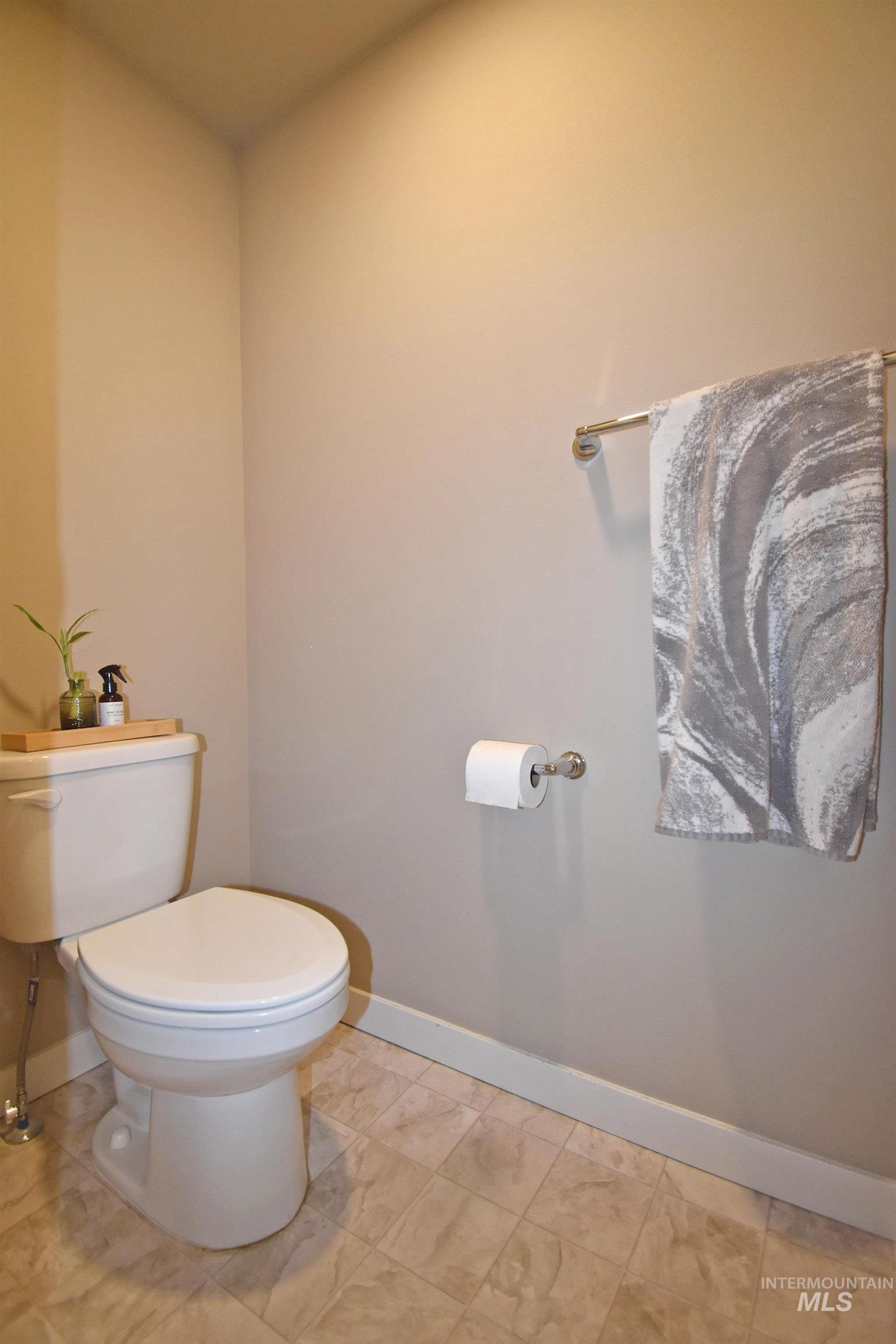 2428 Legacy Court, Clarkston, Washington 99403, 3 Bedrooms, 2 Bathrooms, Residential For Sale, Price $415,000, 98977484