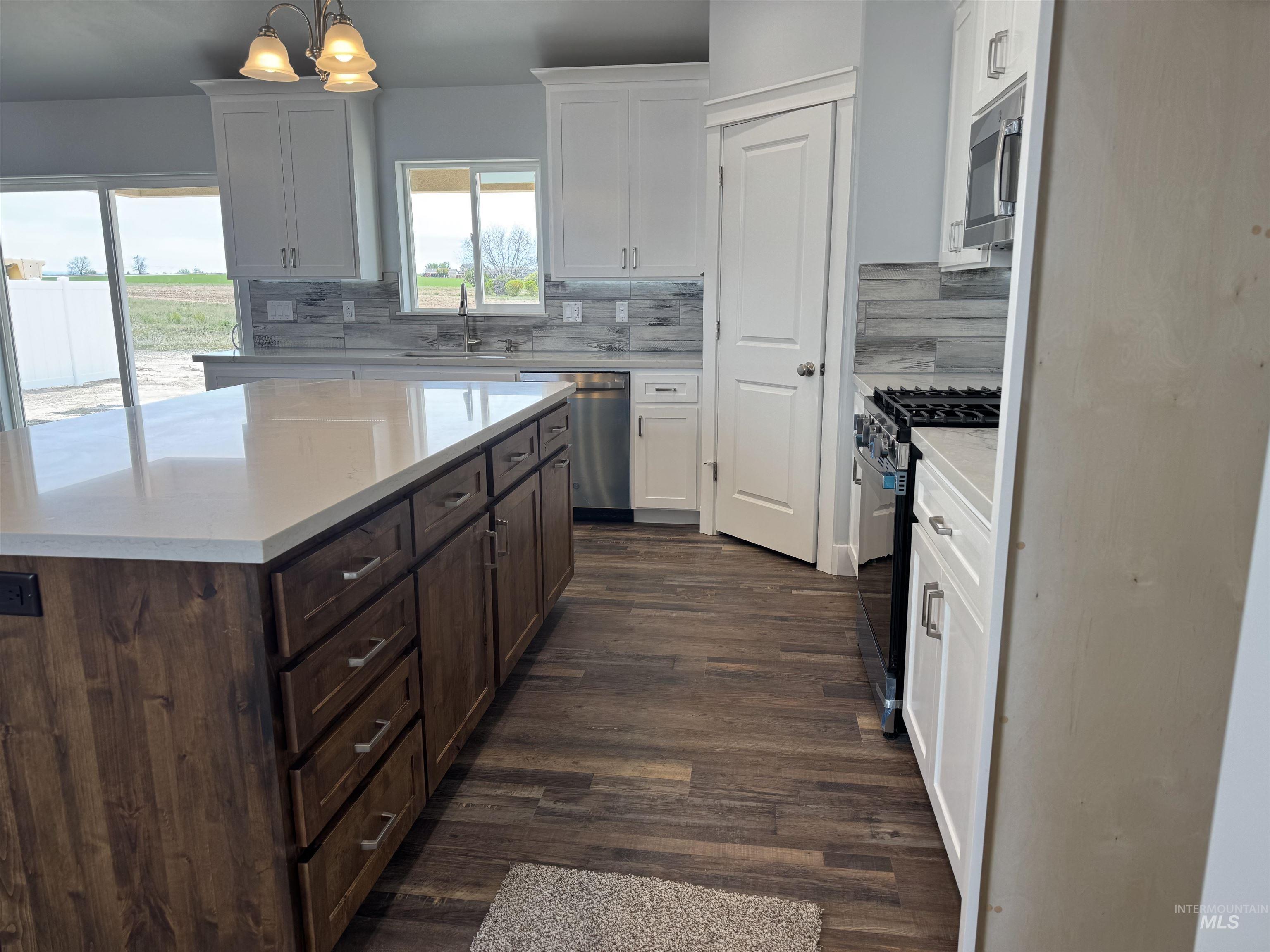 1505 Tverdy Lane, Buhl, Idaho 83316, 3 Bedrooms, 2 Bathrooms, Residential For Sale, Price $380,000,MLS 98977485