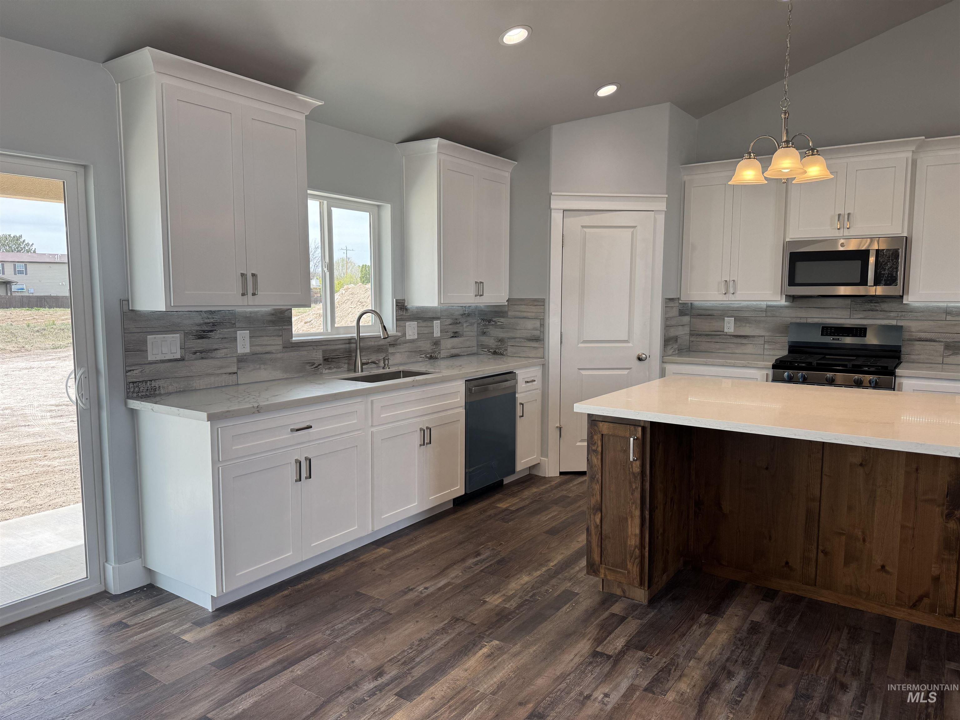 1505 Tverdy Lane, Buhl, Idaho 83316, 3 Bedrooms, 2 Bathrooms, Residential For Sale, Price $380,000, 98977485
