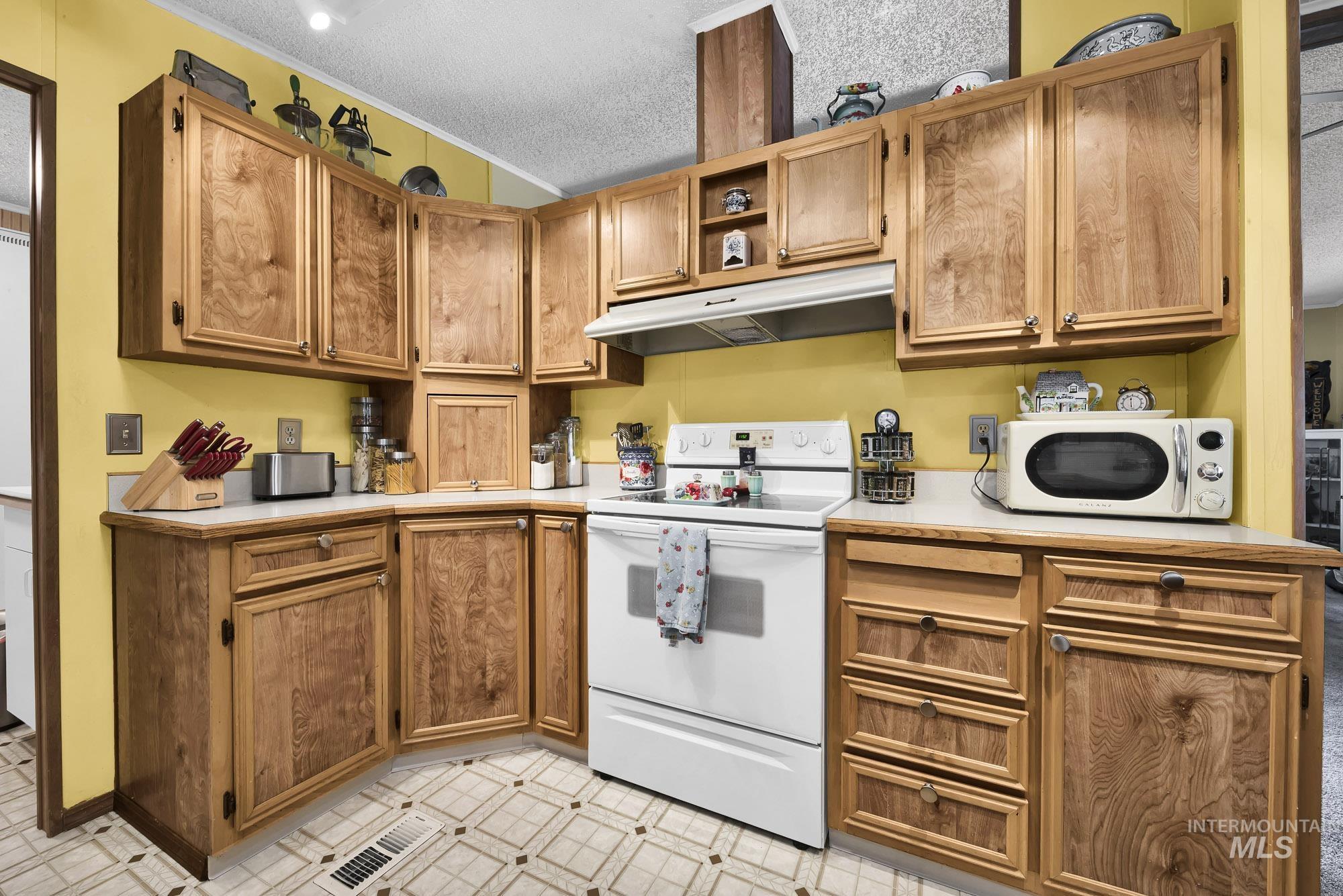 1907 W Flamingo Ave, Nampa, Idaho 83651, 3 Bedrooms, 2 Bathrooms, Residential For Sale, Price $175,000, 98977488