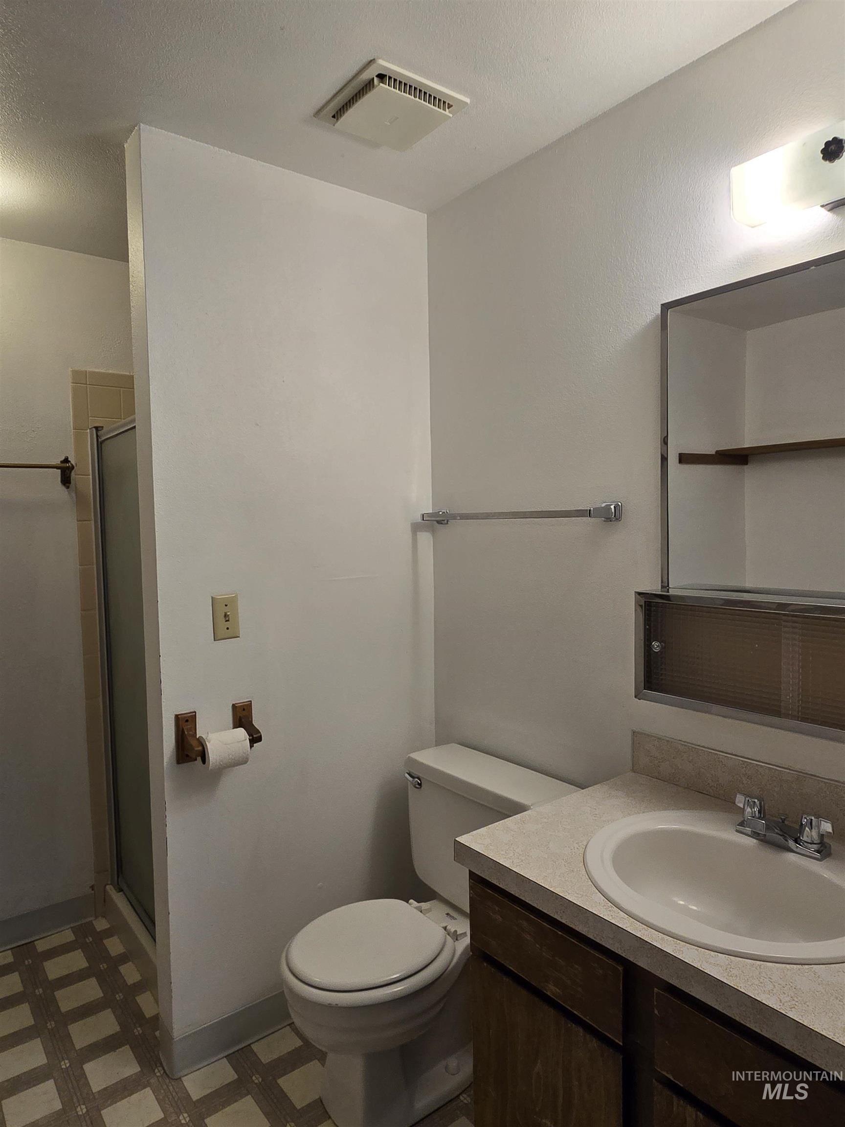 796 Skyhawk Drive, Ontario, Oregon 97914, 3 Bedrooms, 2 Bathrooms, Residential For Sale, Price $265,000,MLS 98977491