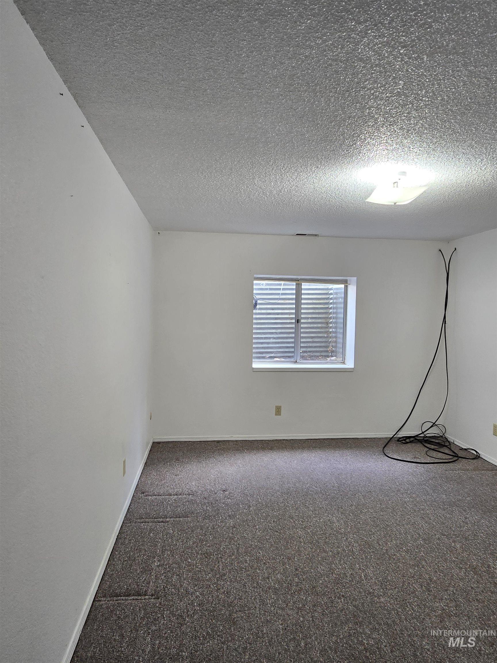 796 Skyhawk Drive, Ontario, Oregon 97914, 3 Bedrooms, 2 Bathrooms, Residential For Sale, Price $264,000,MLS 98977491
