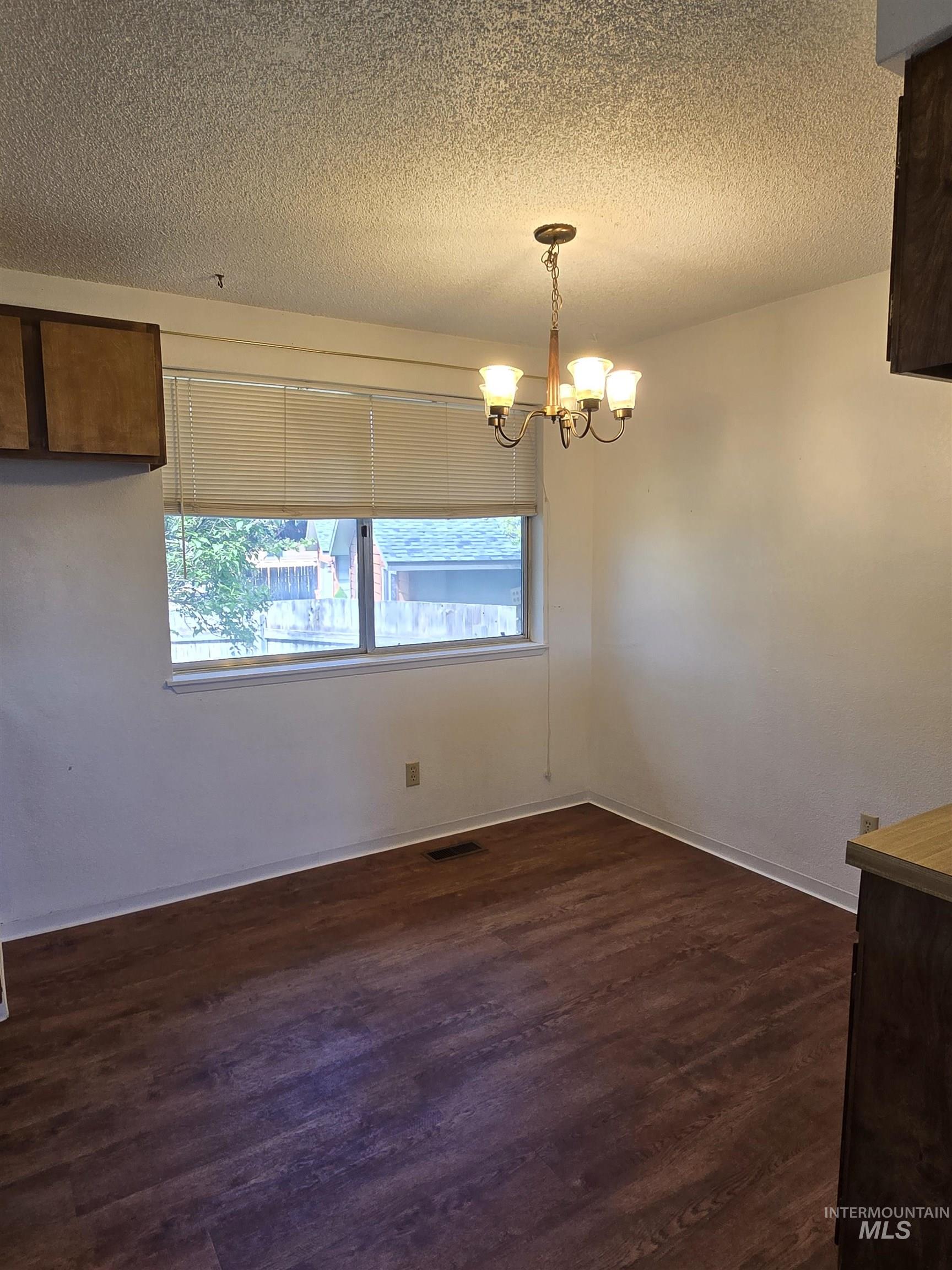 796 Skyhawk Drive, Ontario, Oregon 97914, 3 Bedrooms, 2 Bathrooms, Residential For Sale, Price $264,000,MLS 98977491
