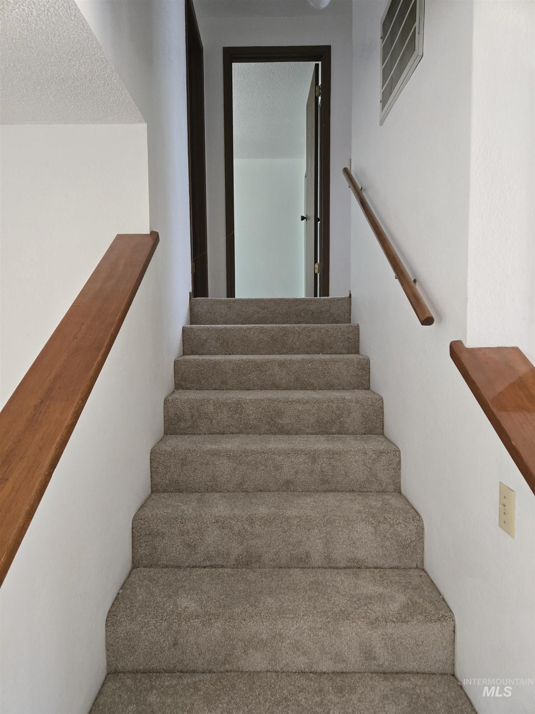 796 Skyhawk Drive, Ontario, Oregon 97914, 3 Bedrooms, 2 Bathrooms, Residential For Sale, Price $264,000,MLS 98977491