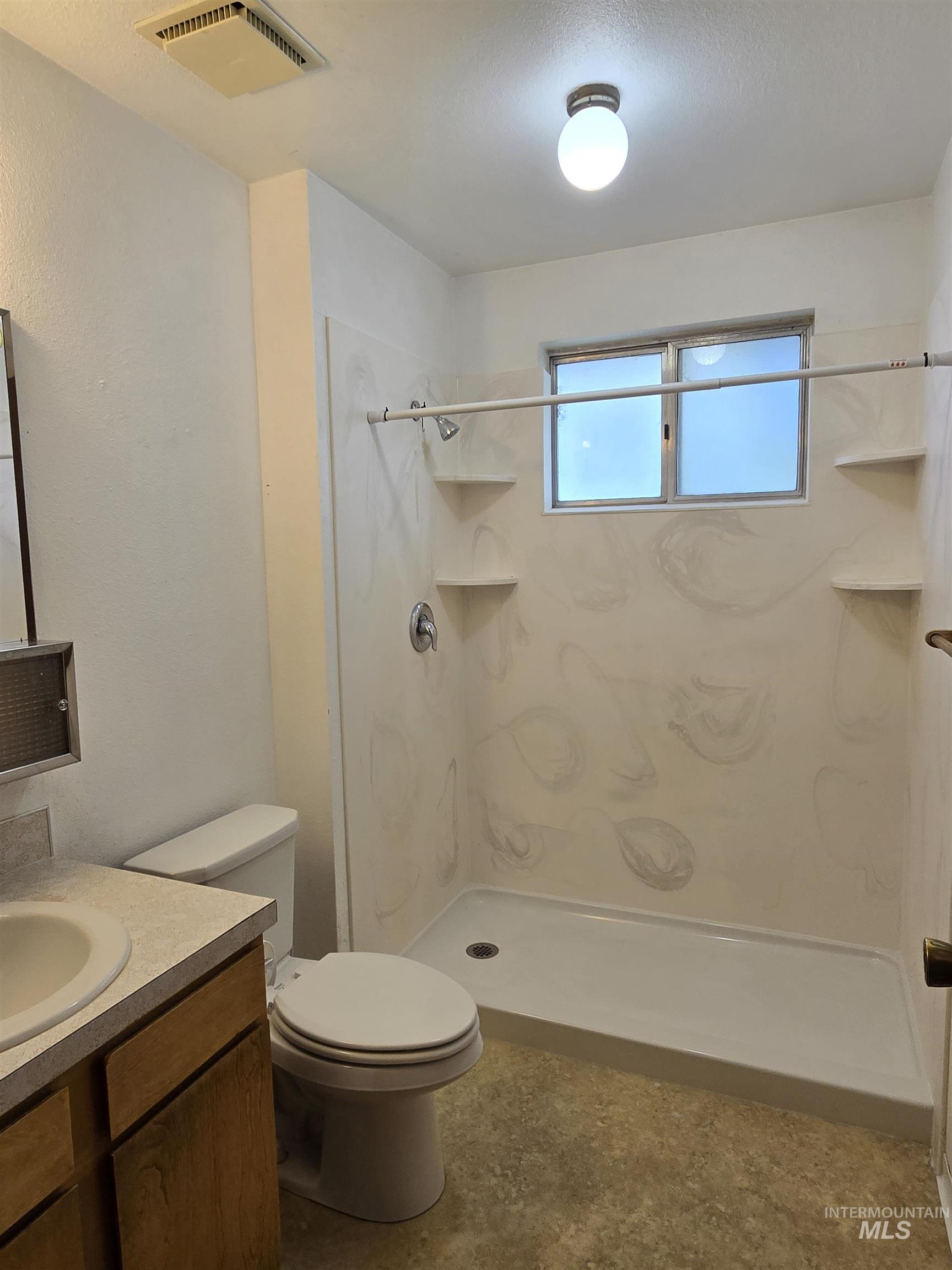 796 Skyhawk Drive, Ontario, Oregon 97914, 3 Bedrooms, 2 Bathrooms, Residential For Sale, Price $264,000,MLS 98977491
