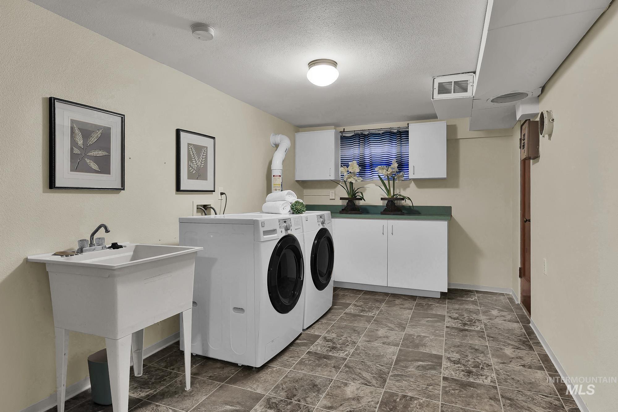 1406 N Harrison Blvd, Boise, Idaho 83702, 4 Bedrooms, 3.5 Bathrooms, Residential For Sale, Price $1,250,000, 98977492