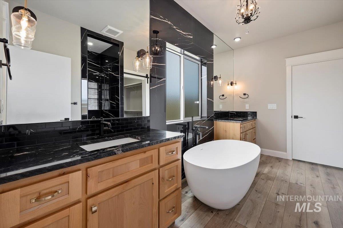 584 Canyon Falls, Twin Falls, Idaho 83301, 3 Bedrooms, 2 Bathrooms, Residential For Sale, Price $670,000, 98977493