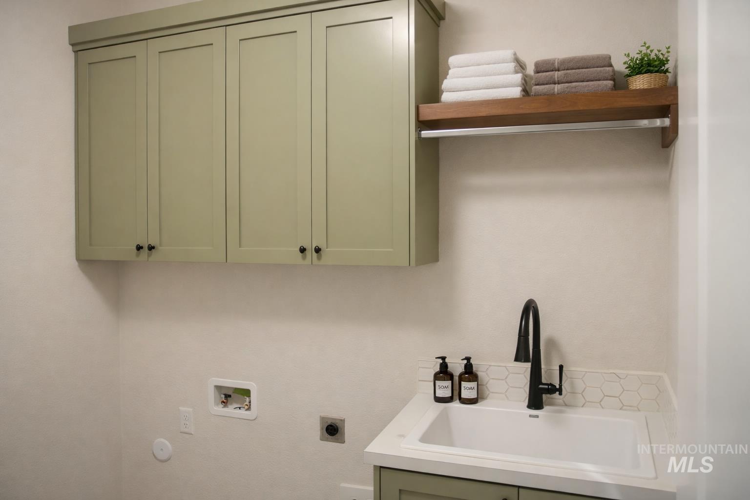 817 N Gracie Avenue, Eagle, Idaho 83616, 3 Bedrooms, 3.5 Bathrooms, Residential For Sale, Price $1,240,000,MLS 98977496