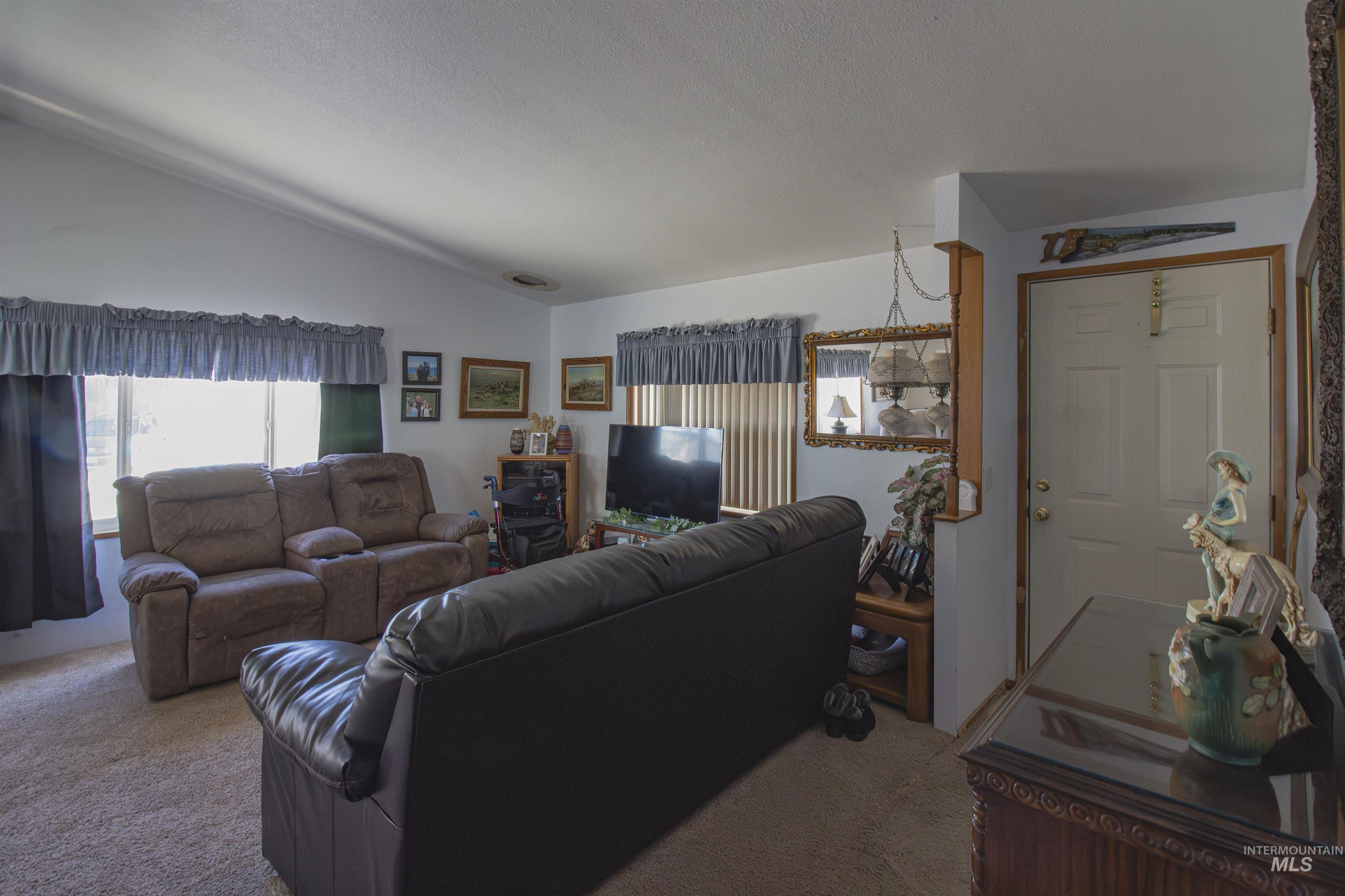 11 Freedom Drive, Ontario, Idaho 97914, 2 Bedrooms, 2 Bathrooms, Residential For Sale, Price $70,000, 98977497