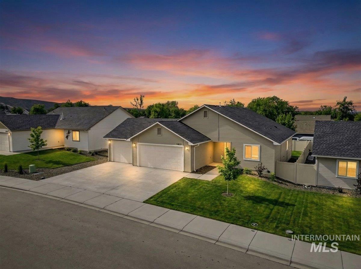 1611 Regency Way, Emmett, Idaho 83617, 3 Bedrooms, 2 Bathrooms, Residential For Sale, Price $419,900, 98977511