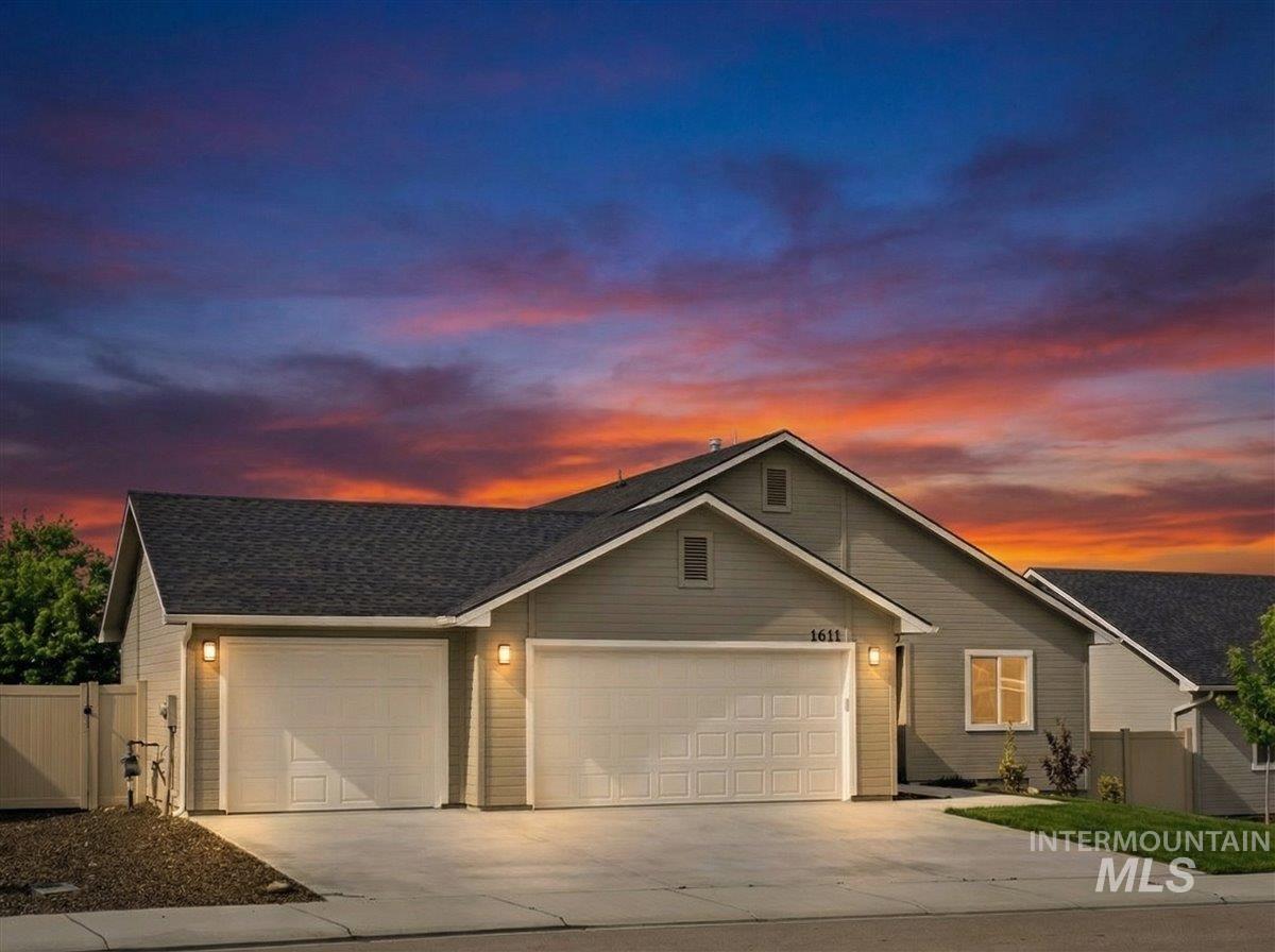 1611 Regency Way, Emmett, Idaho 83617, 3 Bedrooms, 2 Bathrooms, Residential For Sale, Price $419,900,MLS 98977511