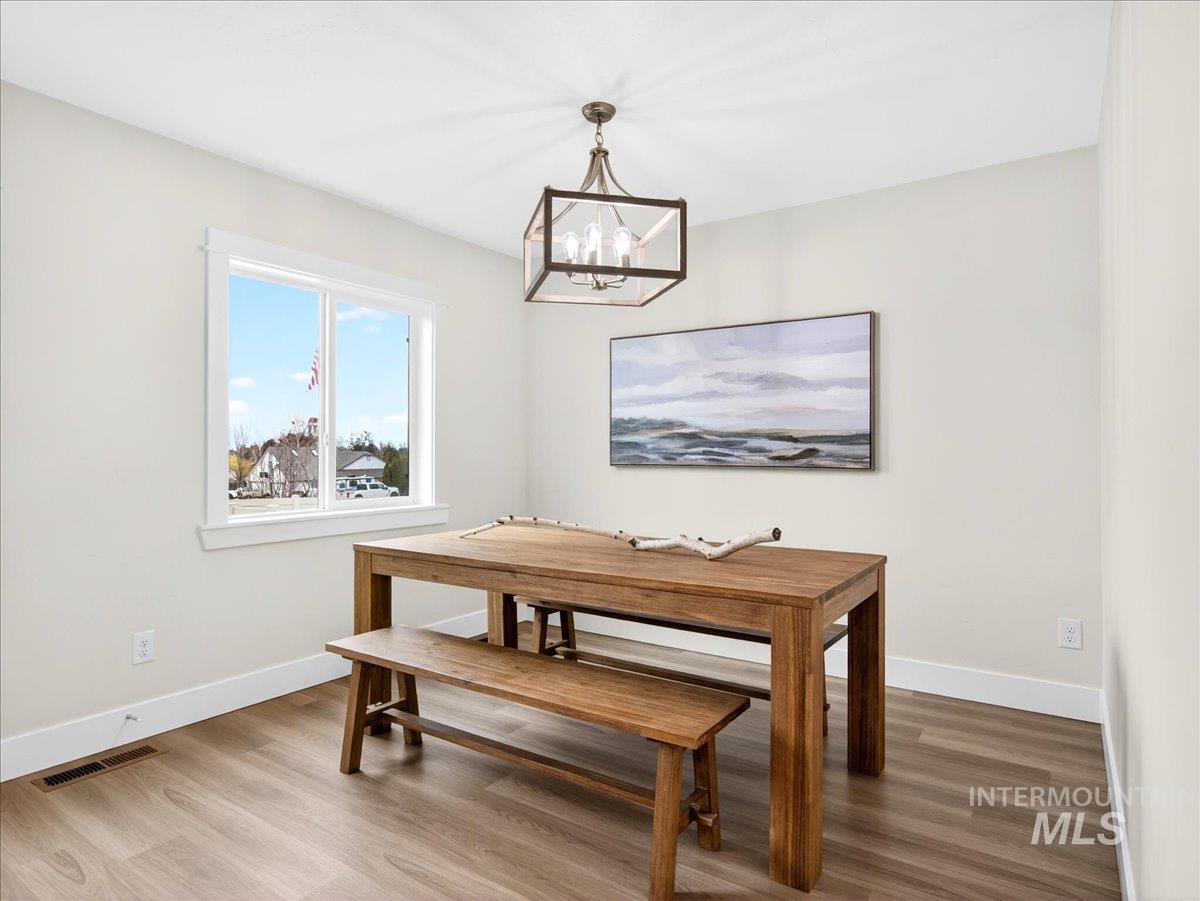 1611 Regency Way, Emmett, Idaho 83617, 3 Bedrooms, 2 Bathrooms, Residential For Sale, Price $419,900, 98977511