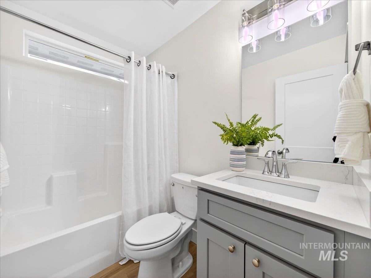 1611 Regency Way, Emmett, Idaho 83617, 3 Bedrooms, 2 Bathrooms, Residential For Sale, Price $419,900, 98977511