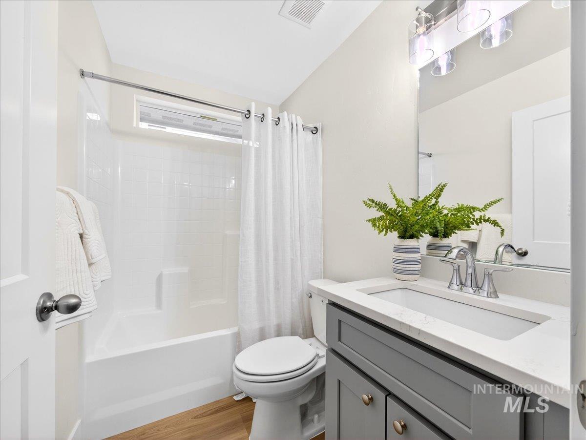 1611 Regency Way, Emmett, Idaho 83617, 3 Bedrooms, 2 Bathrooms, Residential For Sale, Price $419,900, 98977511