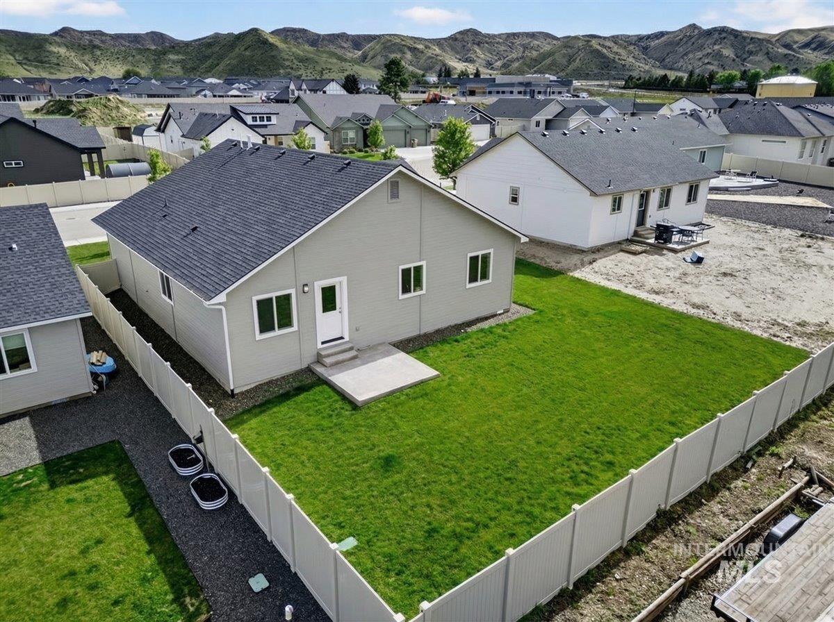 1611 Regency Way, Emmett, Idaho 83617, 3 Bedrooms, 2 Bathrooms, Residential For Sale, Price $419,900, 98977511