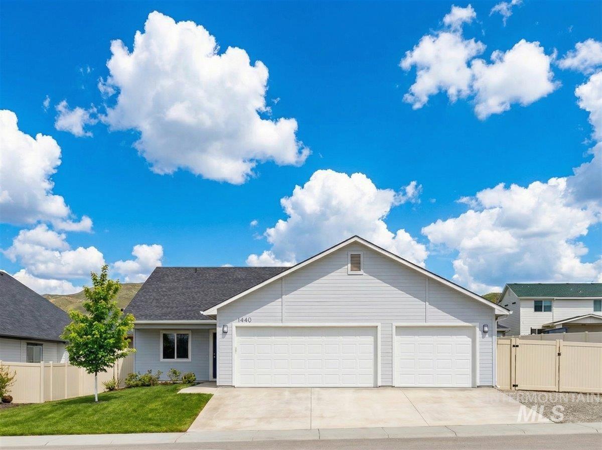 1440 Castle Way, Emmett, Idaho 83617, 3 Bedrooms, 2 Bathrooms, Residential For Sale, Price $423,900, 98977516