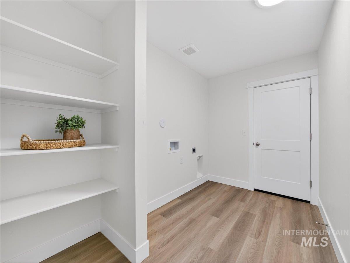 1440 Castle Way, Emmett, Idaho 83617, 3 Bedrooms, 2 Bathrooms, Residential For Sale, Price $423,900, 98977516