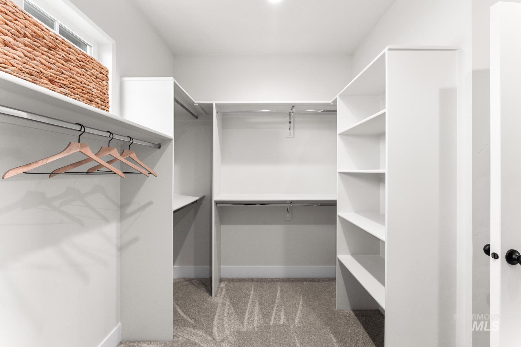 7535 W Diamond Lake Dr, Boise, Idaho 83714, 4 Bedrooms, 4.5 Bathrooms, Residential For Sale, Price $1,209,971, 98977517