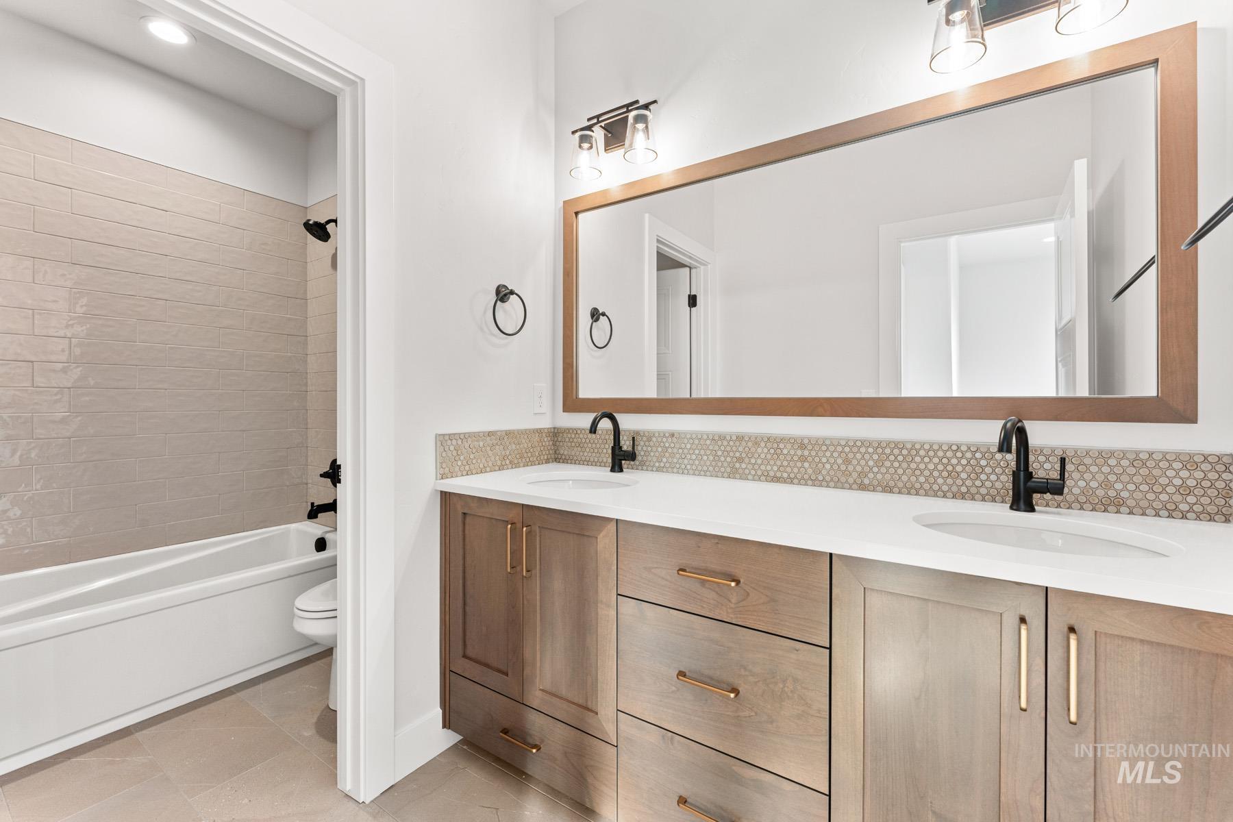 7535 W Diamond Lake Dr, Boise, Idaho 83714, 4 Bedrooms, 4.5 Bathrooms, Residential For Sale, Price $1,209,971, 98977517