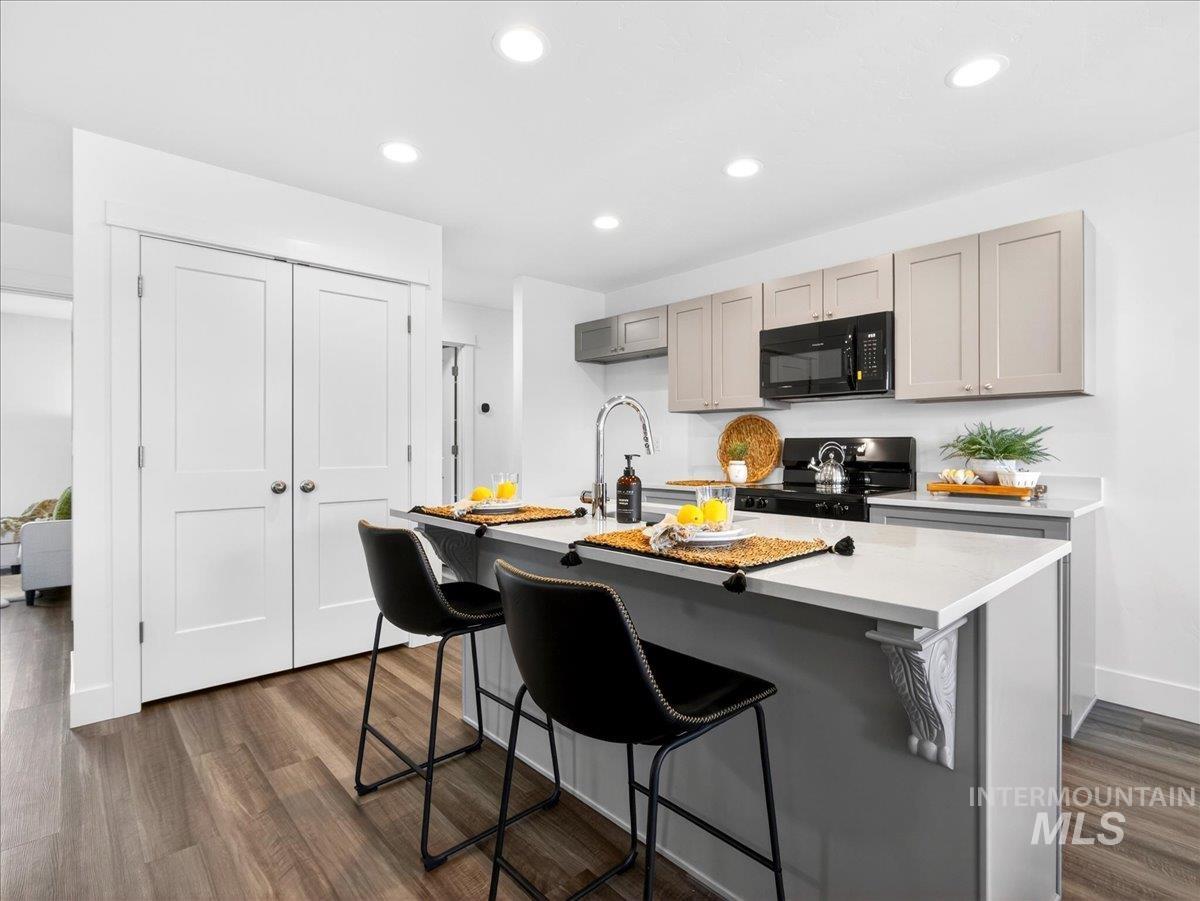 2508 E Crooked Creek Street, Emmett, Idaho 83617, 3 Bedrooms, 2 Bathrooms, Residential For Sale, Price $483,000, 98977518