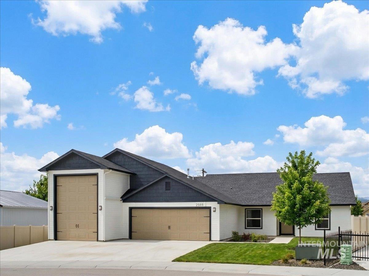2508 E Crooked Creek Street, Emmett, Idaho 83617, 3 Bedrooms, 2 Bathrooms, Residential For Sale, Price $483,000, 98977518