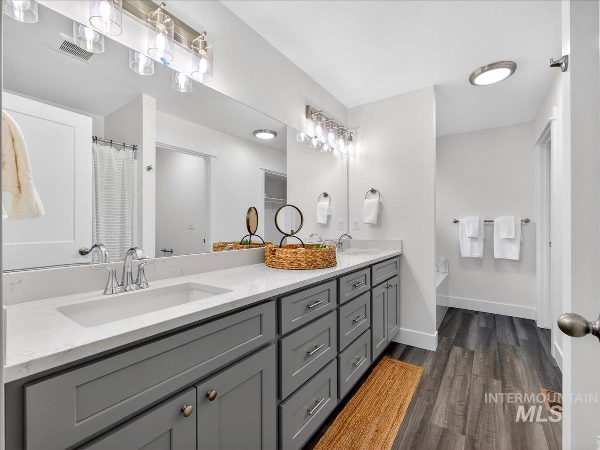 2508 E Crooked Creek Street, Emmett, Idaho 83617, 3 Bedrooms, 2 Bathrooms, Residential For Sale, Price $483,000, 98977518