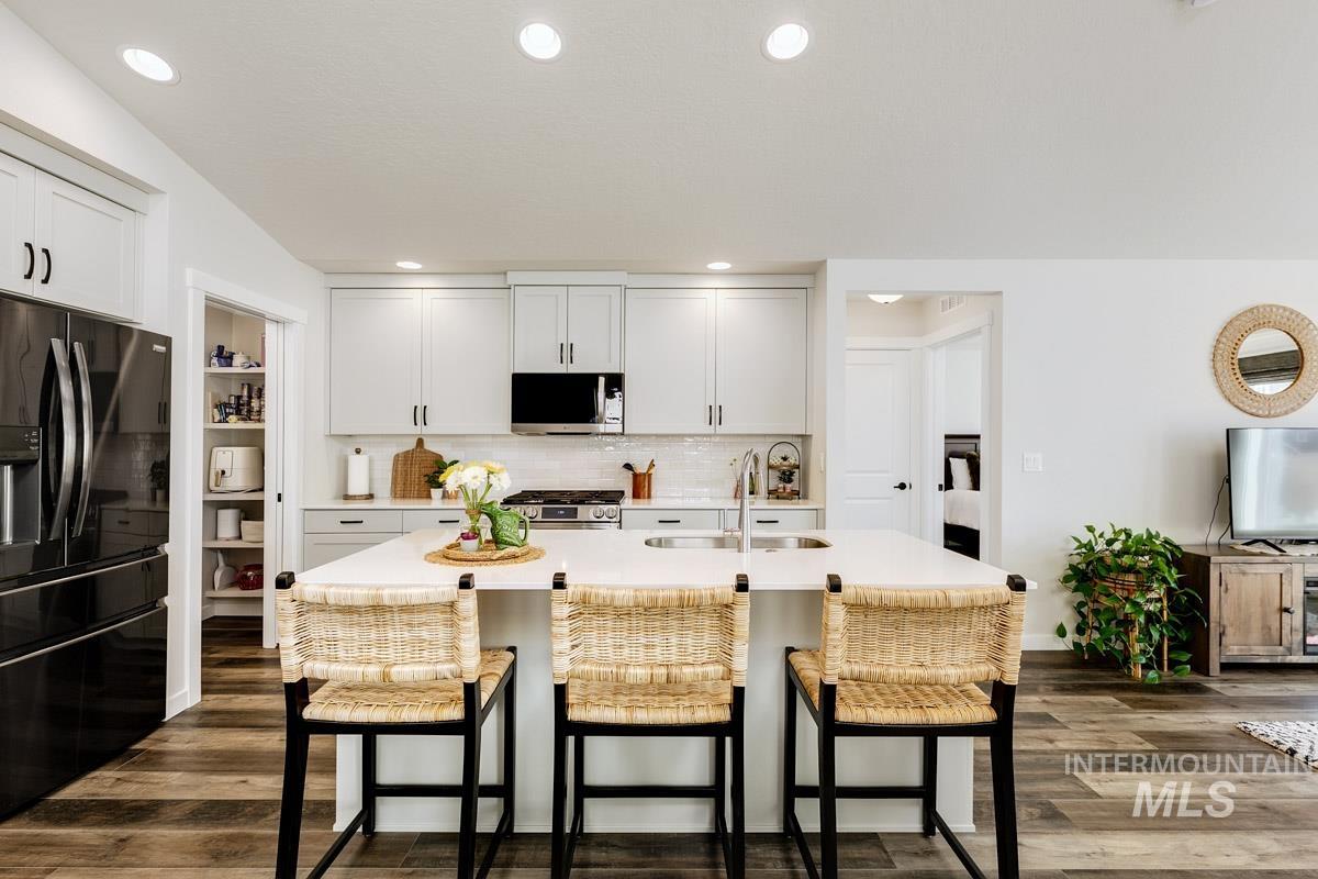 229 W Haniken St., Meridian, Idaho 83642, 3 Bedrooms, 2 Bathrooms, Residential For Sale, Price $454,800, 98977520