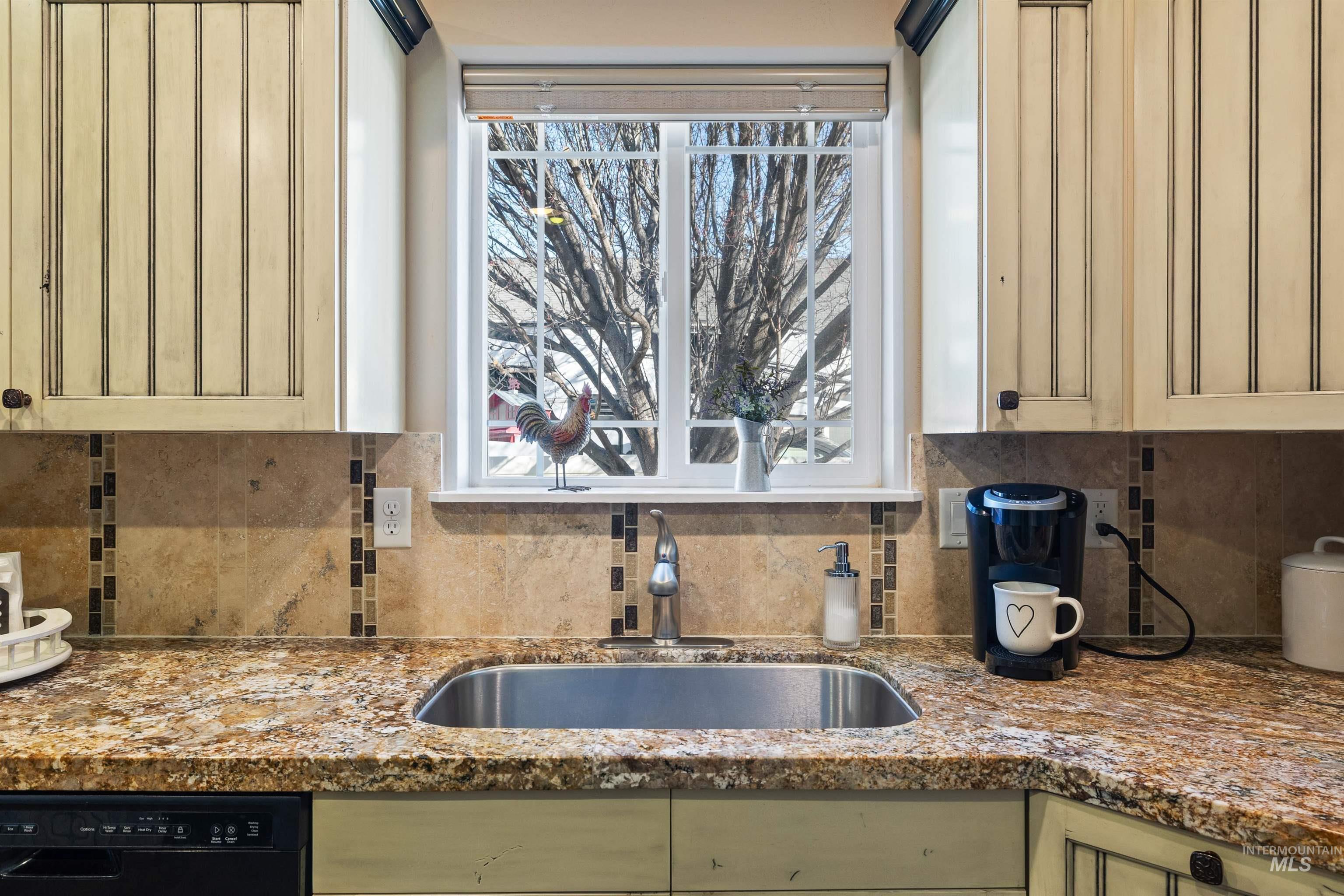 330 Arrowhead Path, Twin Falls, Idaho 83301, 3 Bedrooms, 2 Bathrooms, Residential For Sale, Price $429,900, 98977524