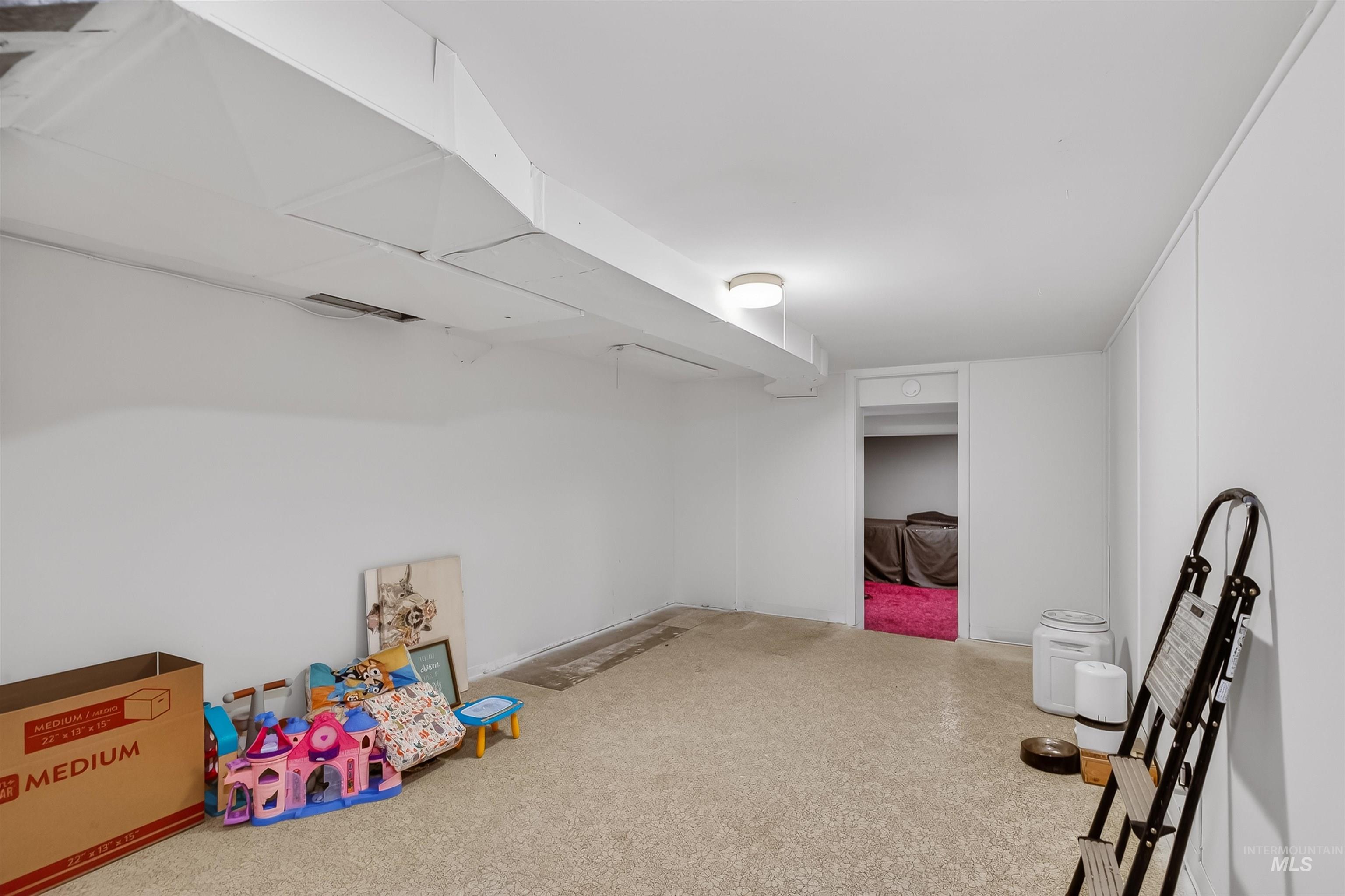 733 Airway Ave., Lewiston, Idaho 83501, 4 Bedrooms, 3 Bathrooms, Residential For Sale, Price $425,000, 98977530