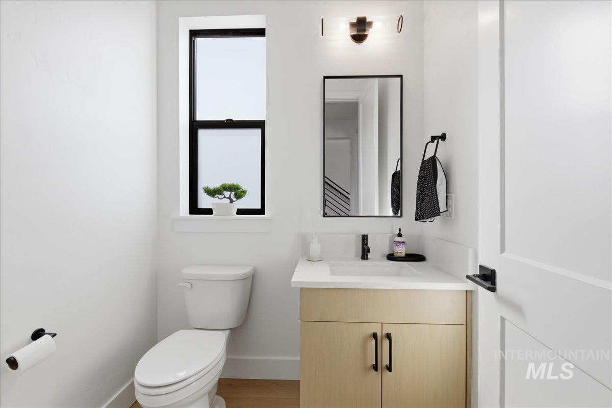 8673 W Inspirado Street, Meridian, Idaho 83646, 5 Bedrooms, 3.5 Bathrooms, Residential For Sale, Price $949,000, 98977531