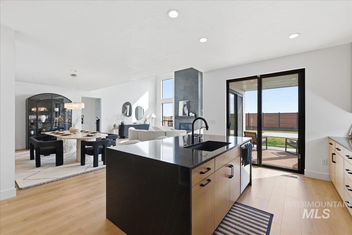 8673 W Inspirado Street, Meridian, Idaho 83646, 5 Bedrooms, 3.5 Bathrooms, Residential For Sale, Price $949,000, 98977531