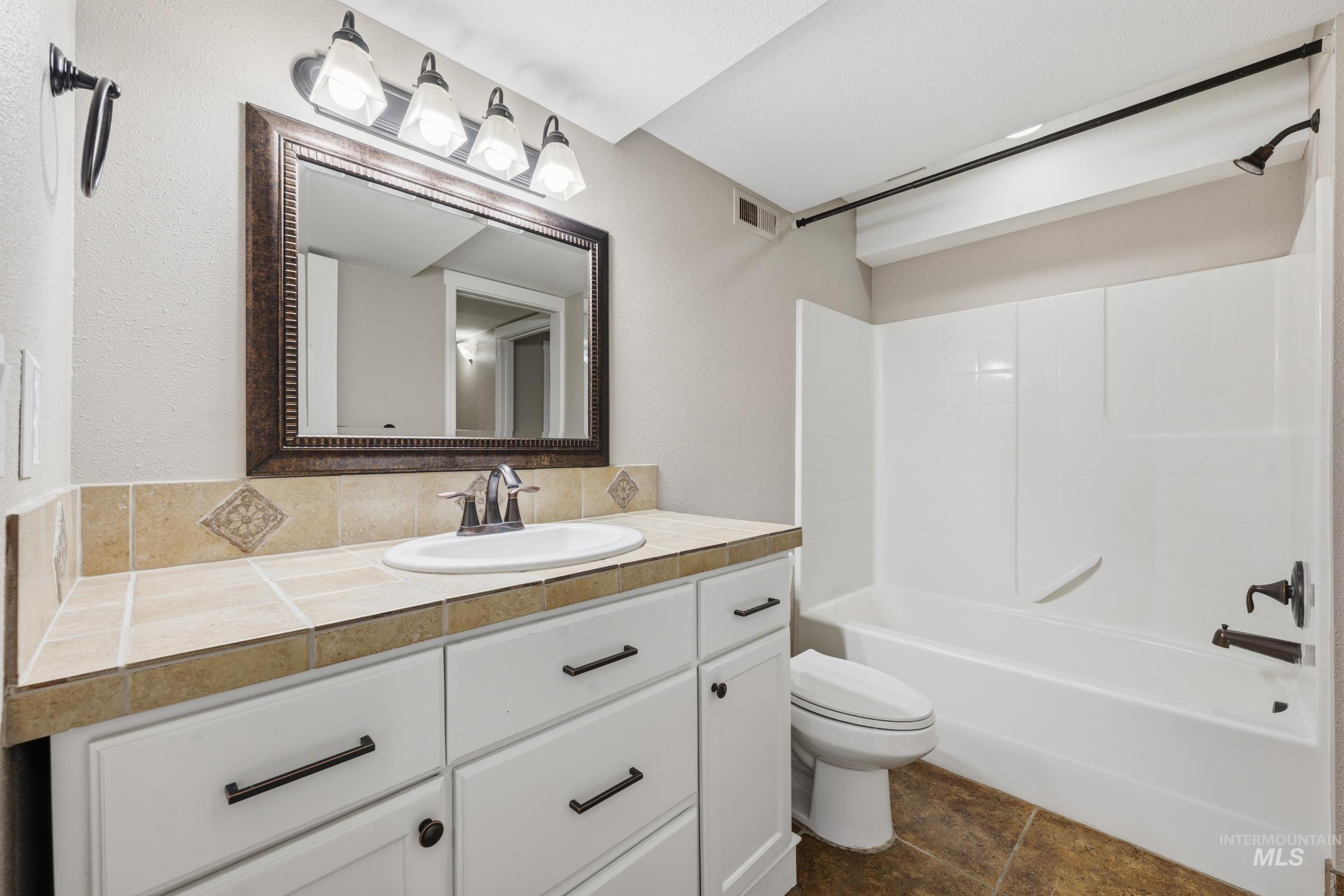 629 Lake Lowell, Nampa, Idaho 83686, 6 Bedrooms, 3.5 Bathrooms, Residential For Sale, Price $494,900,MLS 98977539