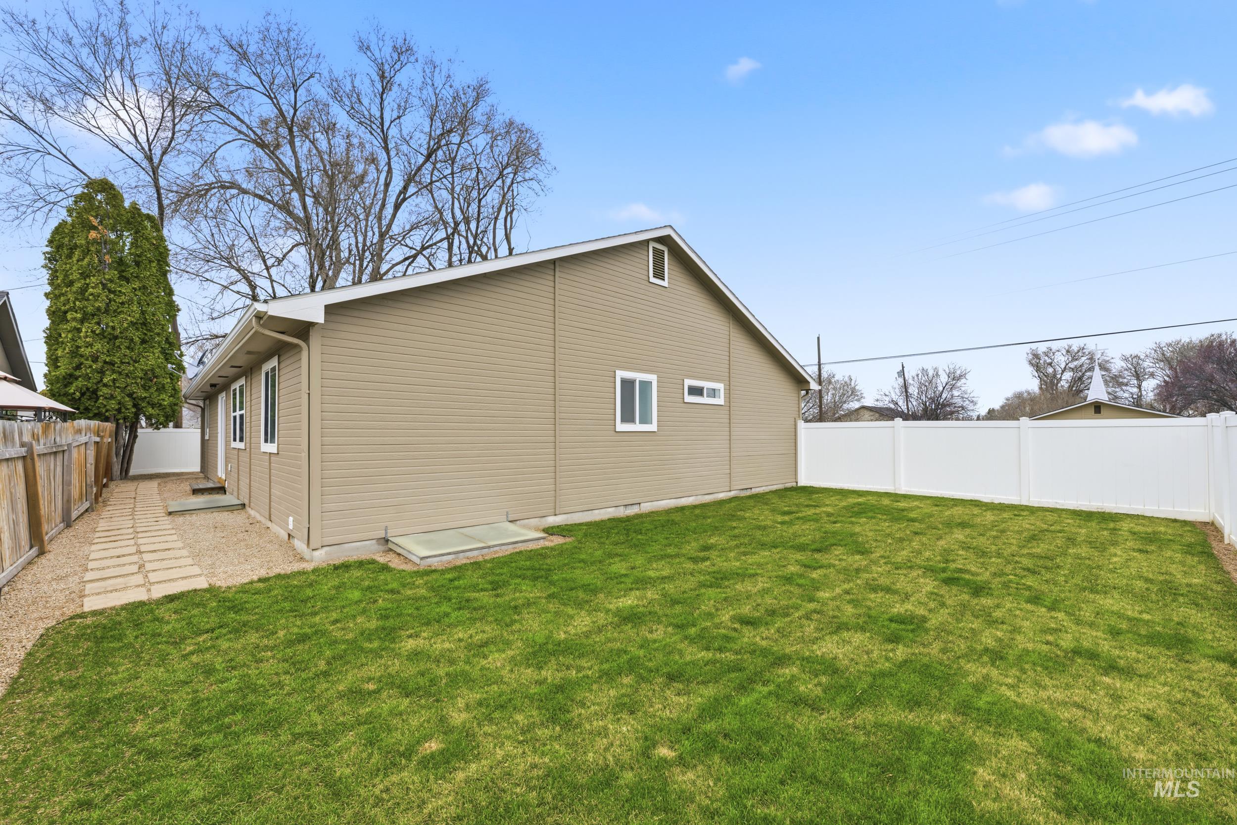 629 Lake Lowell, Nampa, Idaho 83686, 6 Bedrooms, 3.5 Bathrooms, Residential For Sale, Price $494,900,MLS 98977539